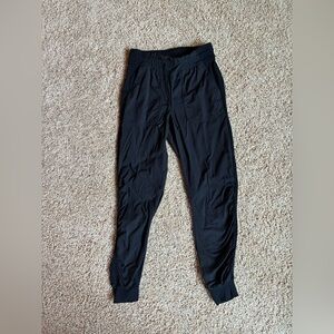 Lululemon Beyond the Studio Jogger Pants W5CZHS Size 6 Black Running